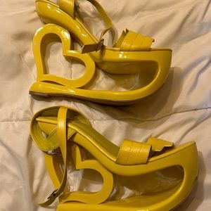 Yellow Platform Heels Heart
